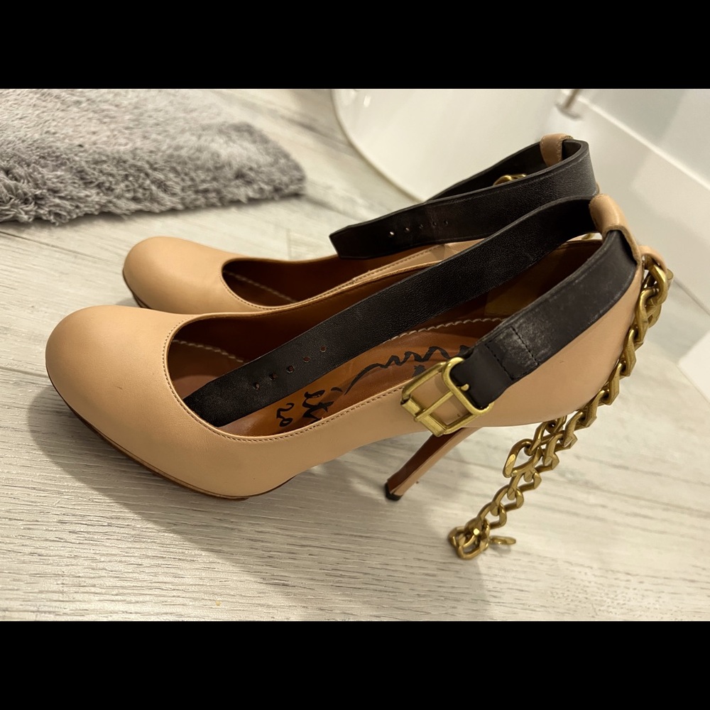 Lanvin pumps